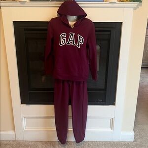 GAP Rich burgundy Fleece set